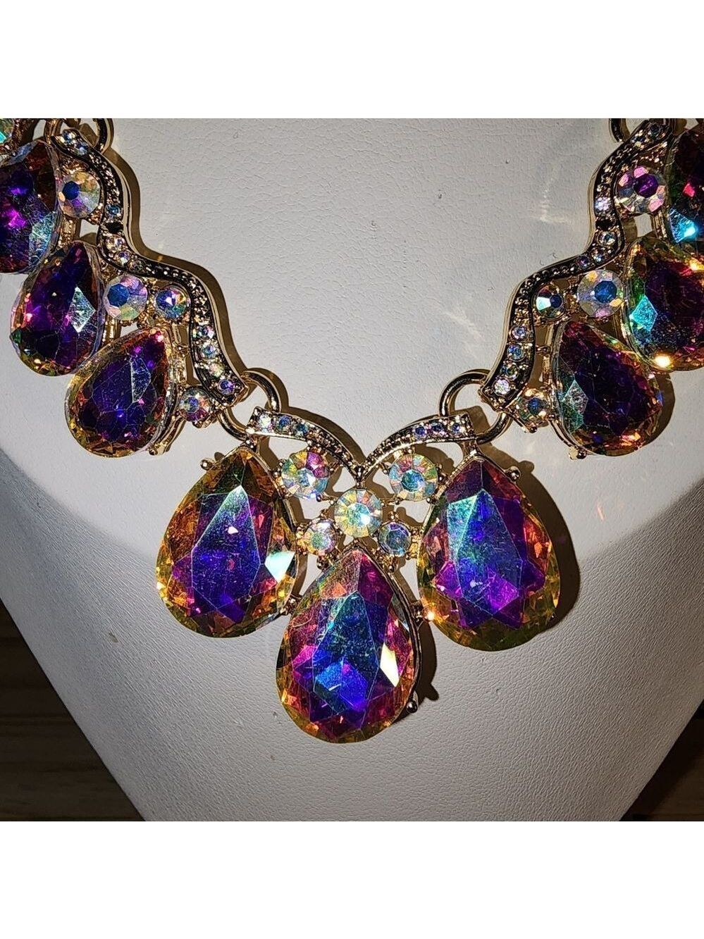 Beautiful Aurora Borealis Fashion Statement NWOT - Picture 5 of 8